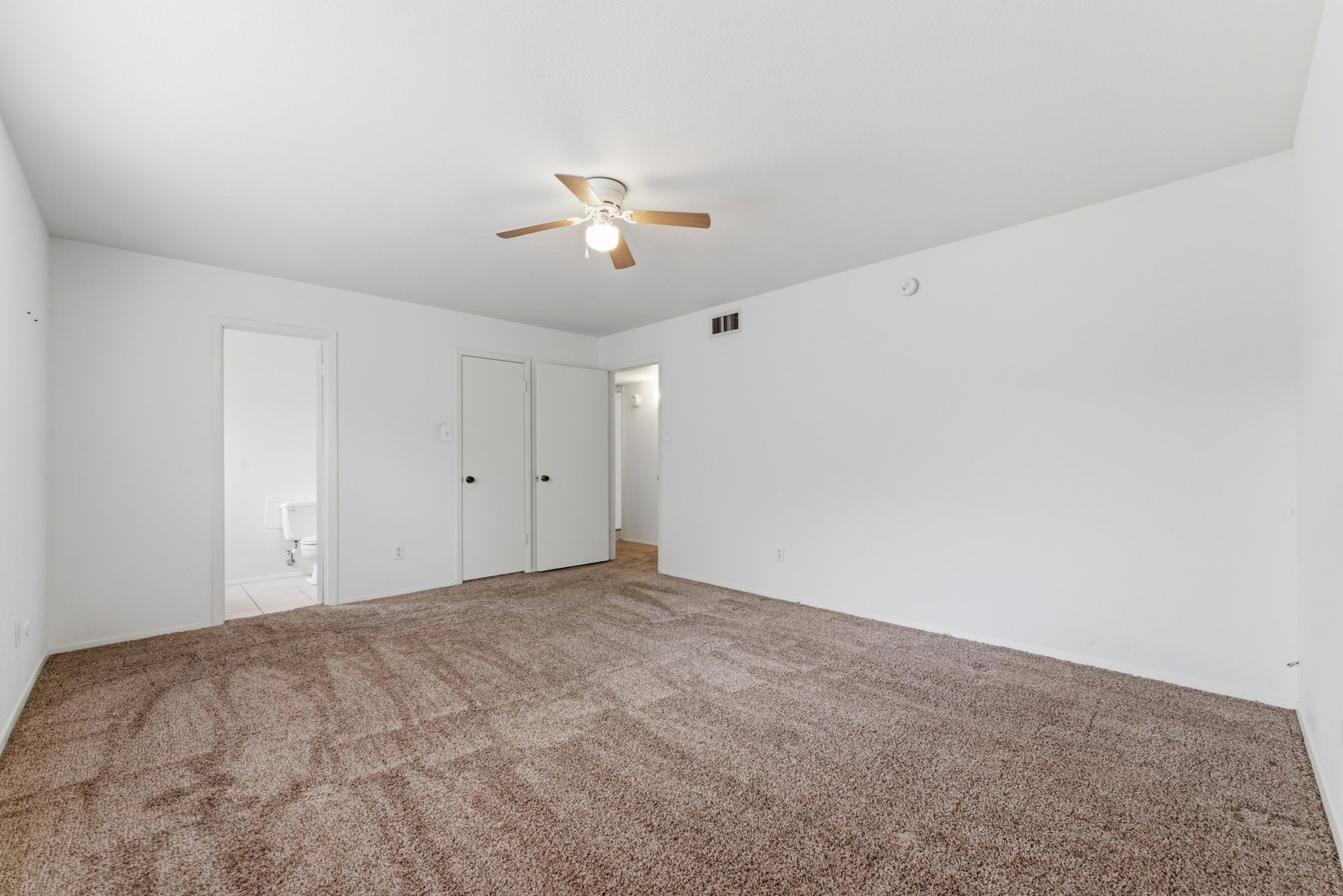 6914 Ten Curves Road Spring, TX 77379 - Photo 19 of 26 Another angle of primary suite.