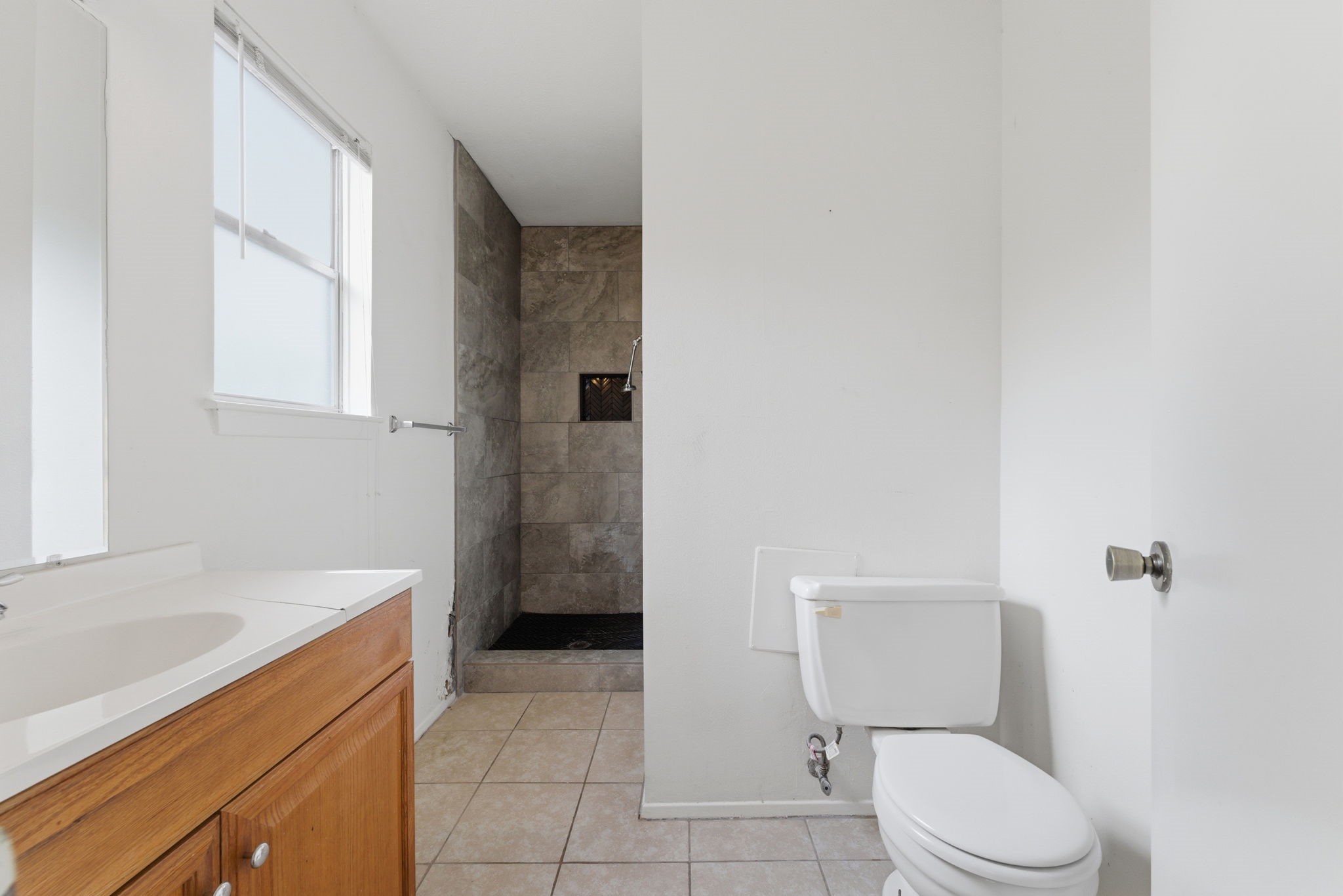 6914 Ten Curves Road Spring, TX 77379 - Photo 21 of 26 Another angle of primary ensuite.