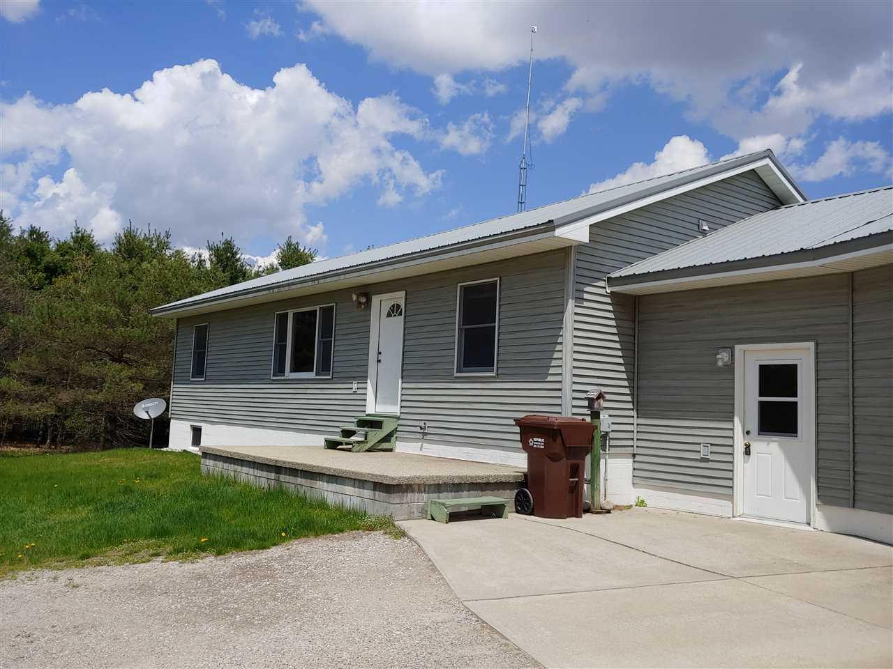 6737 North Garfield Road Bentley, MI 48613 - Photo 3 of 56