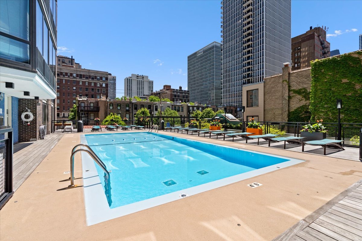 21 West Goethe Street, Unit 4H Chicago, IL 60610 - Photo 15 of 18