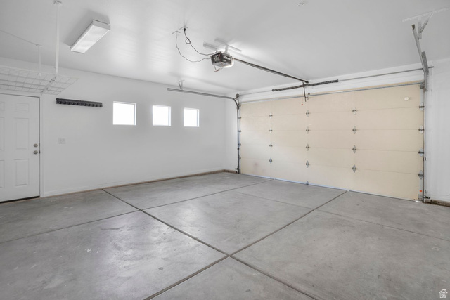 1570 South Rio Virgin Drive Washington, UT 84780 - Photo 64 of 71 Garage featuring a garage door opener