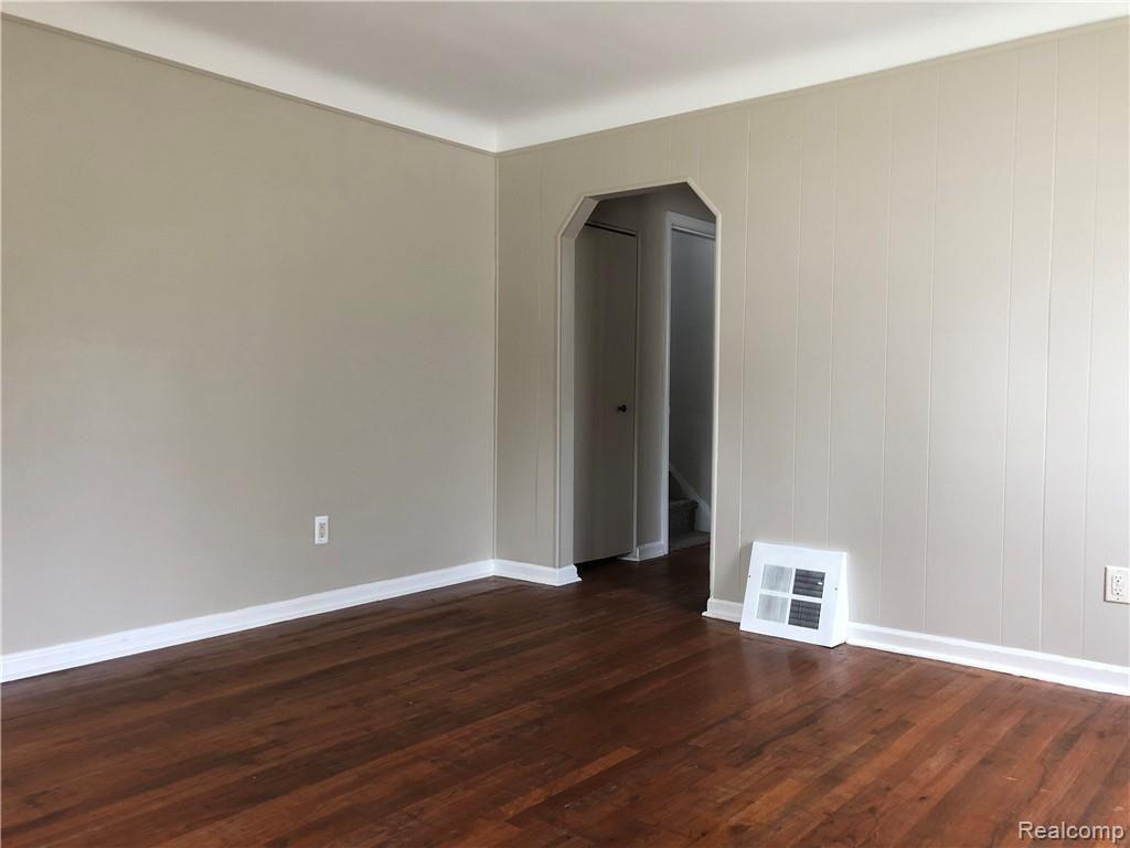22845 Roxana Avenue Eastpointe, MI 48021 - Photo 7 of 24 Photo Sep 06, 11 22 22 AM.jpg