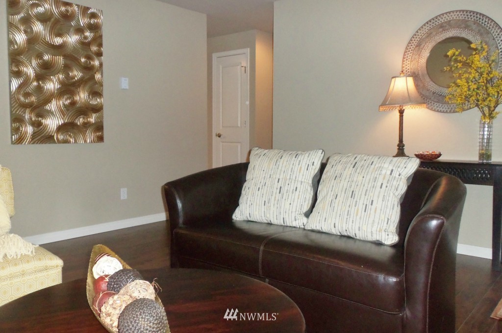 19129 Grannis Road Bothell, WA 98012 - Photo 4 of 17