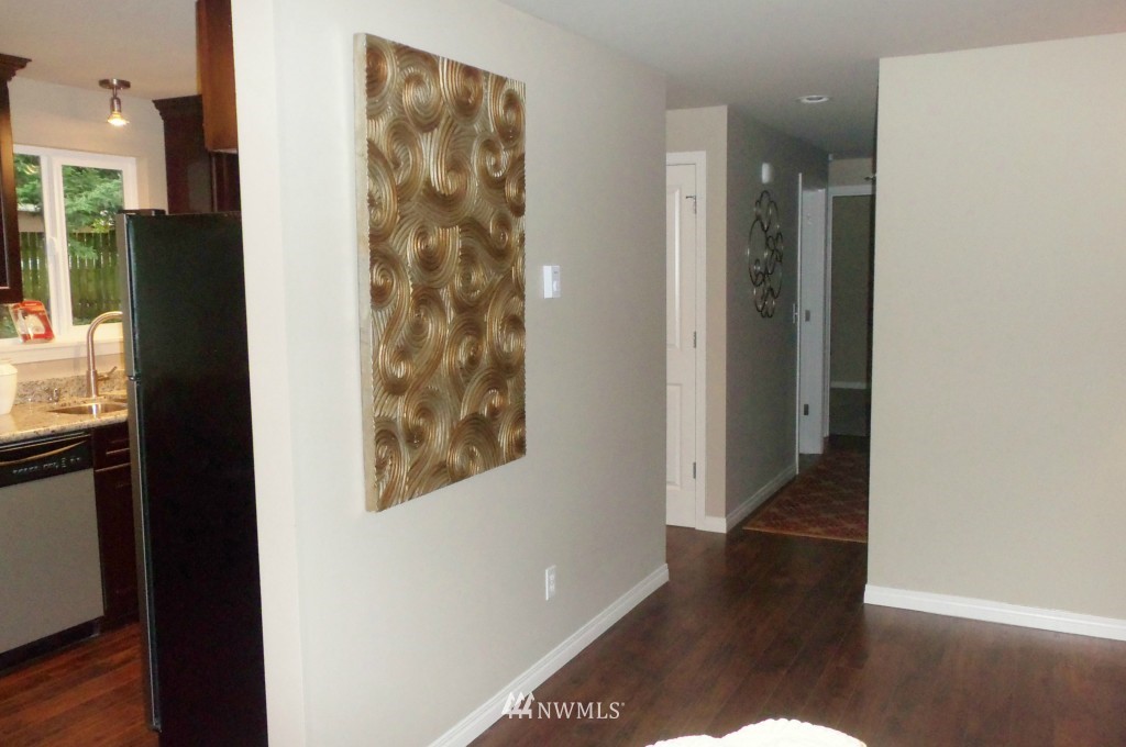 19129 Grannis Road Bothell, WA 98012 - Photo 7 of 17