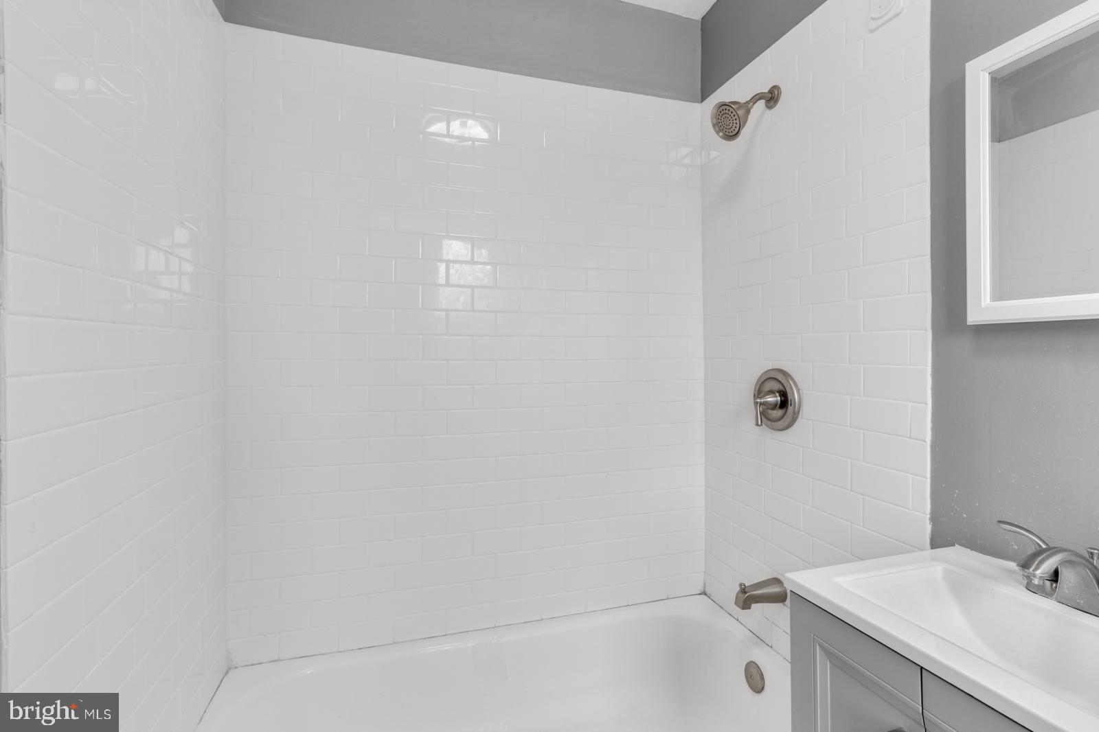 707 West Girard Avenue, Unit 3R Philadelphia, PA 19123 - Photo 15 of 19