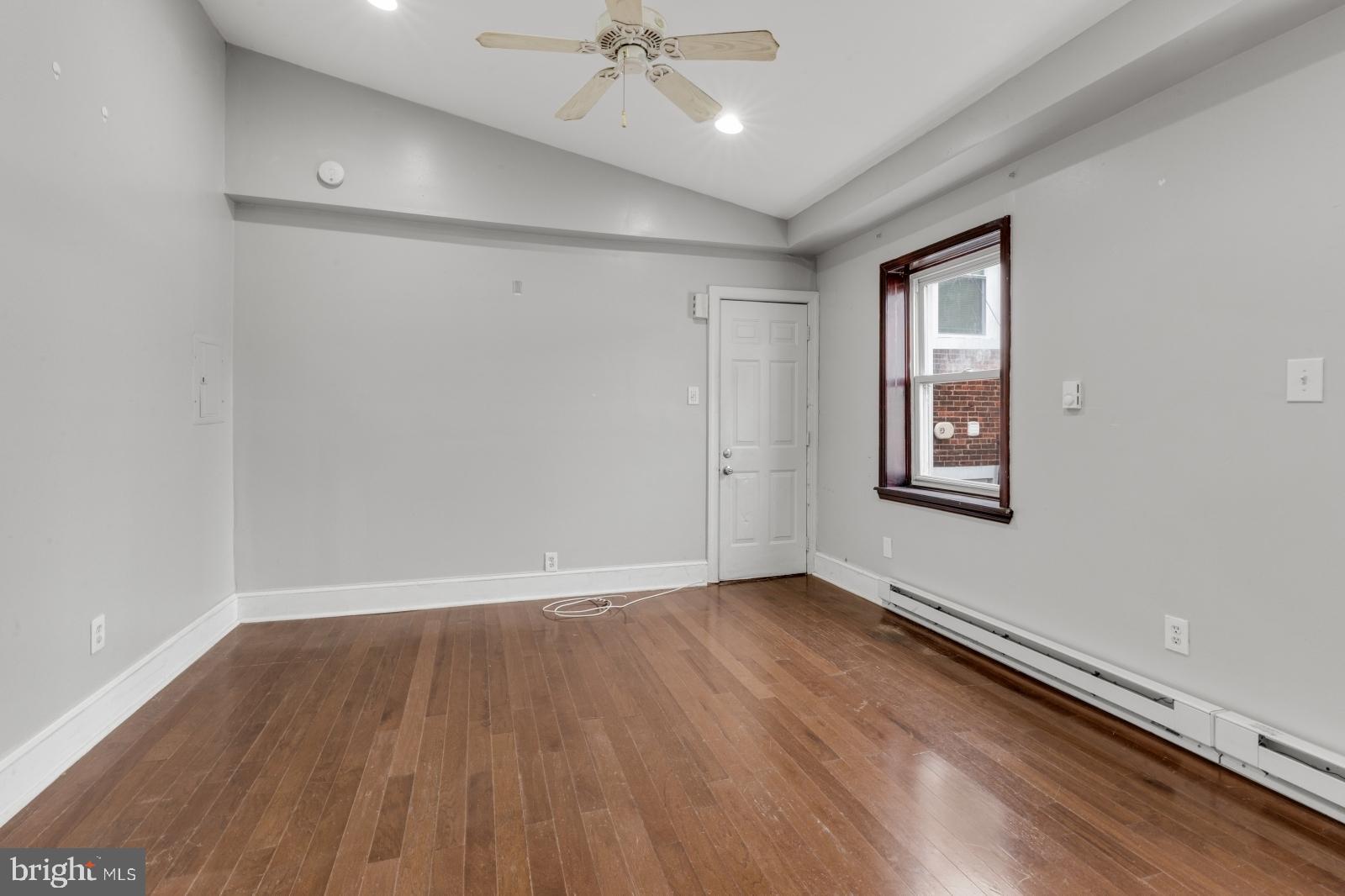 707 West Girard Avenue, Unit 3R Philadelphia, PA 19123 - Photo 4 of 19