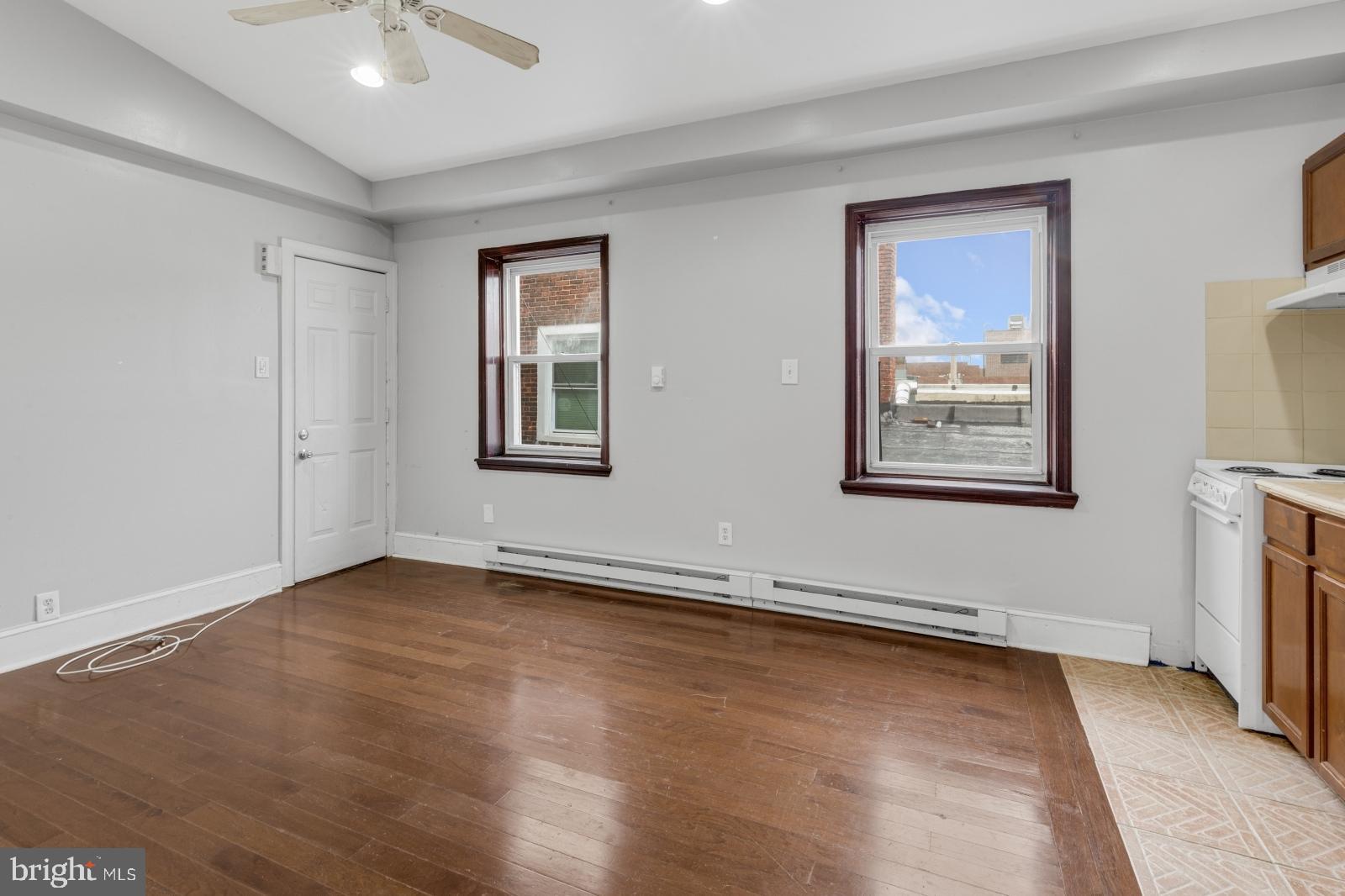 707 West Girard Avenue, Unit 3R Philadelphia, PA 19123 - Photo 5 of 19