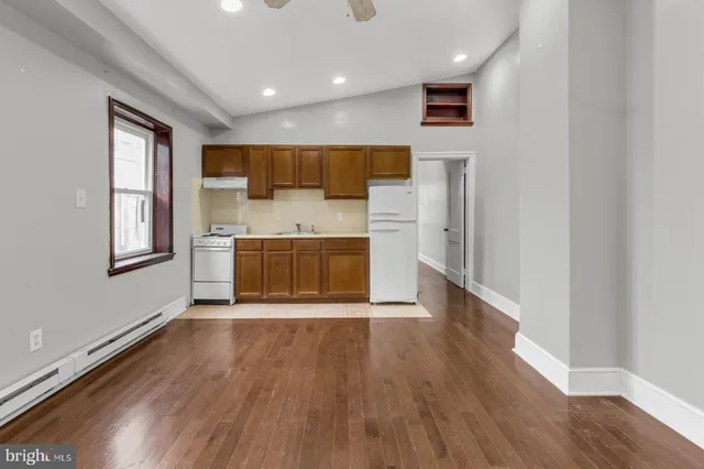 $995 | 707 West Girard Avenue, Unit 3R, Philadelphia, PA 19123