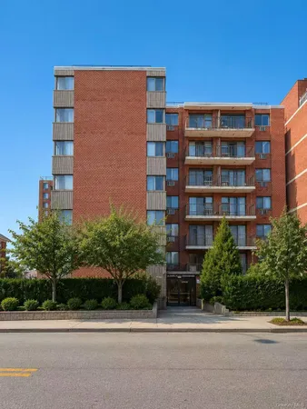 $479,000 | 139-35 35th Avenue, Unit 1A | Flushing