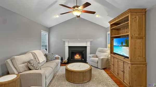$2,100 | 7925 Jefferson Pl Boulevard, Baton Rouge, LA 70809