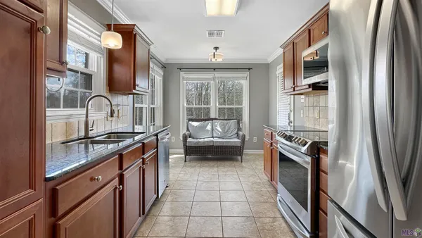 $2,100 | 7925 Jefferson Pl Boulevard, Baton Rouge, LA 70809
