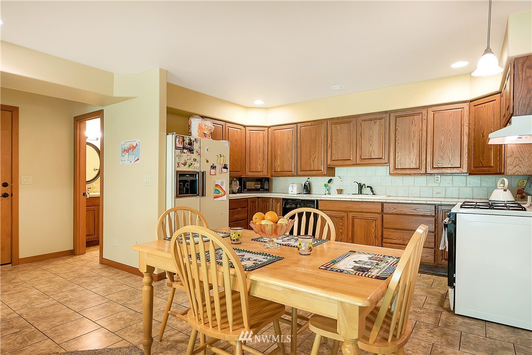 3846 Aldergrove Road Ferndale, WA 98248 - Photo 5 of 25 Gallery Image 5