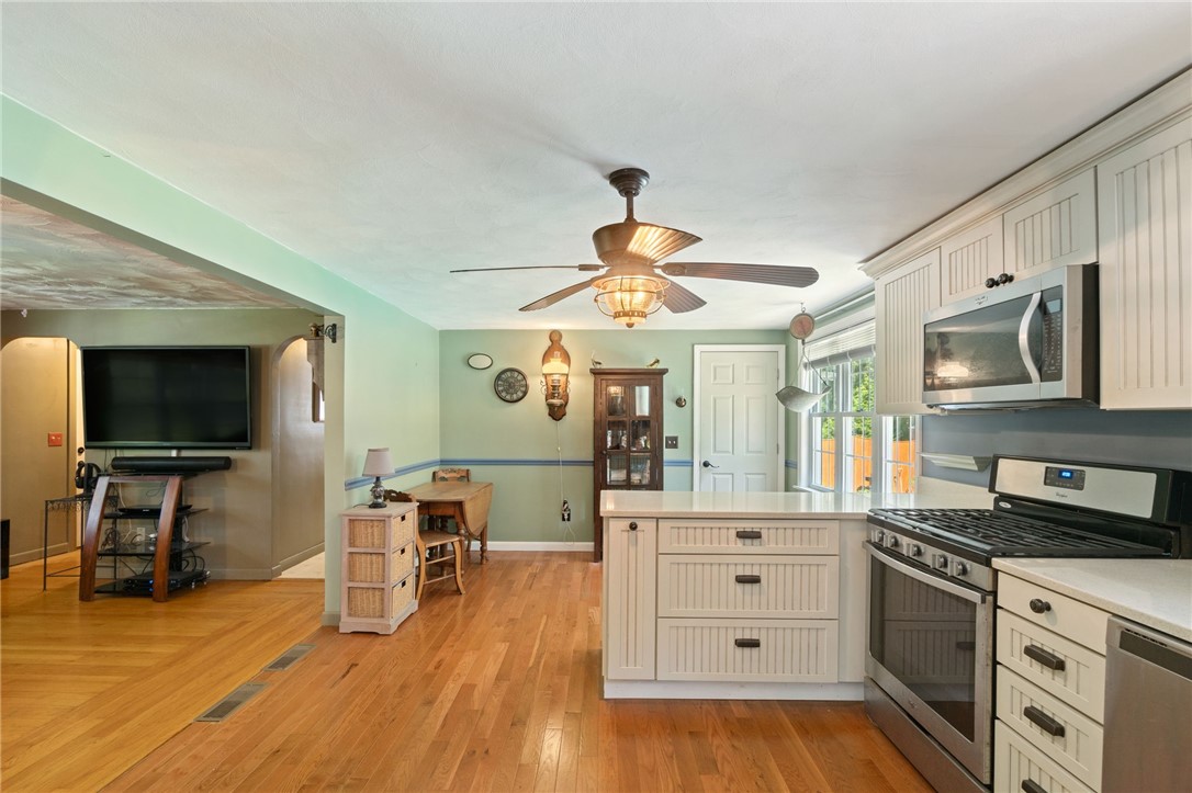 517 Knotty Oak Road Coventry, RI 02816 - Photo 3 of 40 Eat in Kitchen opens to Living Room