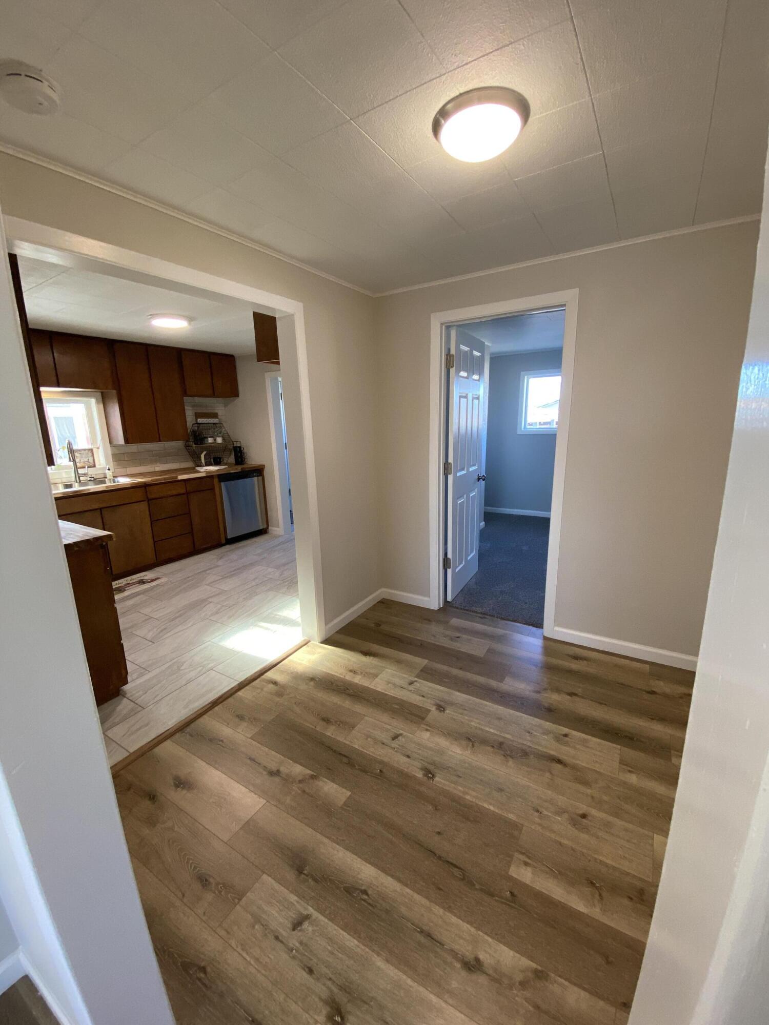 150 North Elm Street Merrill, OR 97633 - Photo 26 of 27 8-dining and kitchen