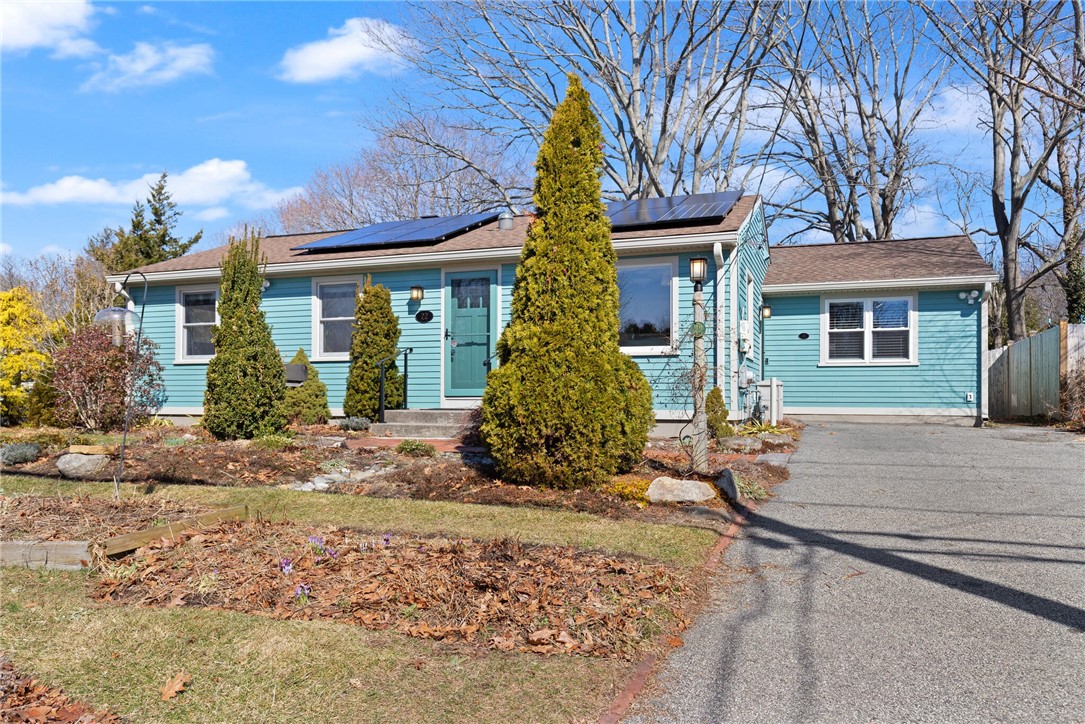 22 Grassy Plain Road East Providence, RI 02915 - Photo 2 of 38