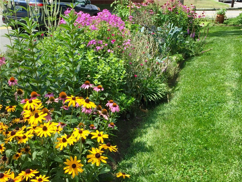 22 Grassy Plain Road East Providence, RI 02915 - Photo 28 of 38