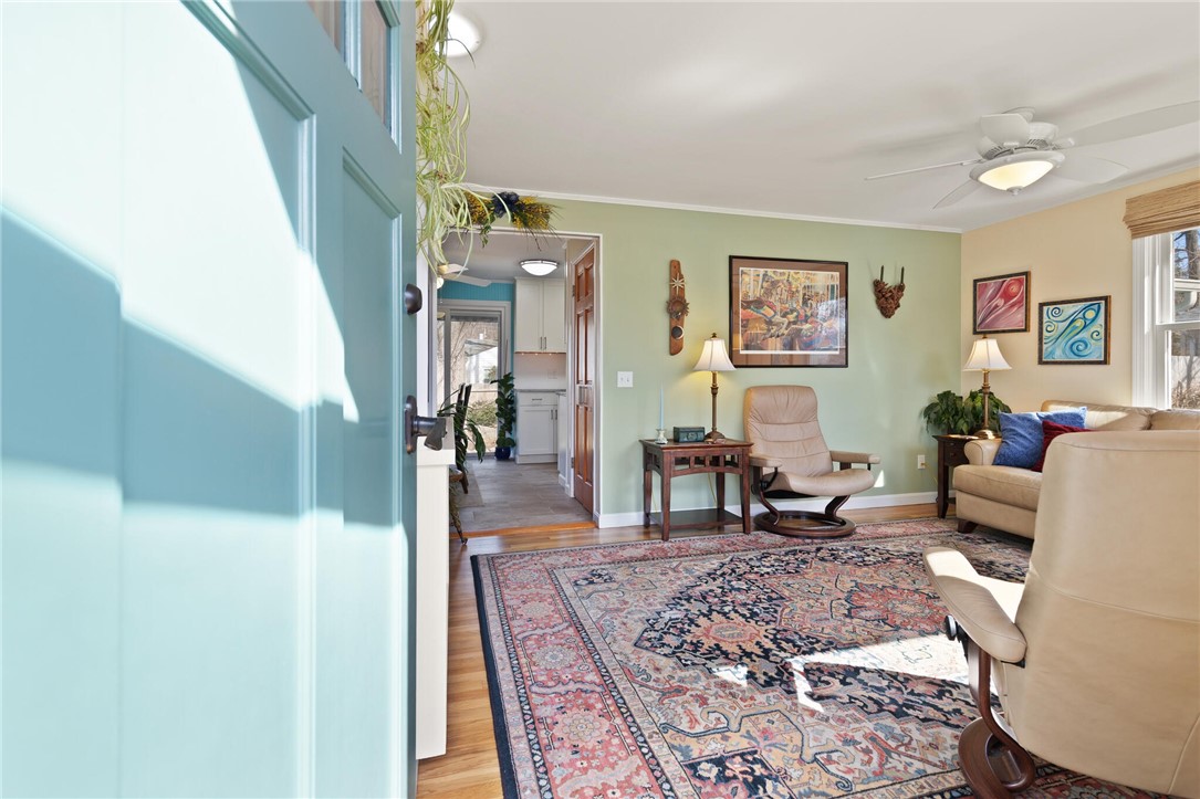 22 Grassy Plain Road East Providence, RI 02915 - Photo 3 of 38