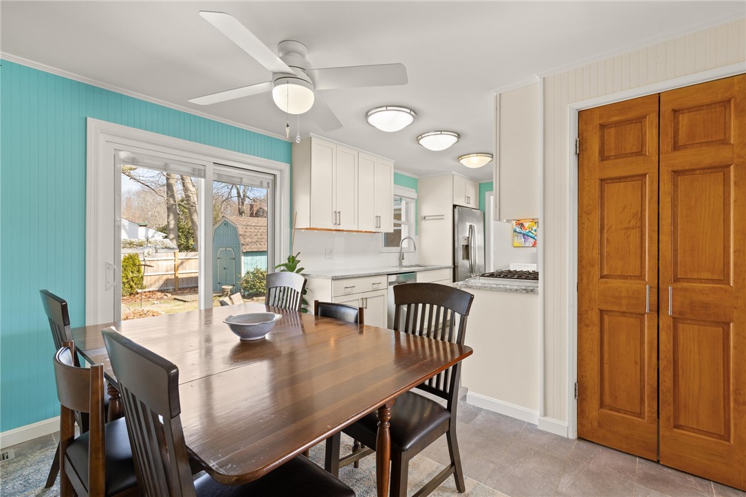22 Grassy Plain Road East Providence, RI 02915 - Photo 8 of 38