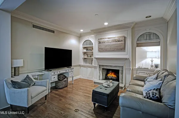 $374,900 | 1200 Meadowbrook Road, Unit 24, Jackson, MS 39206