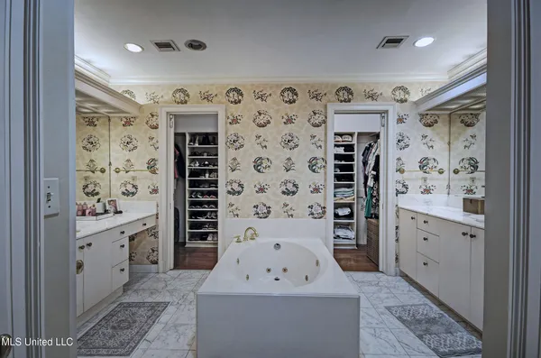 $374,900 | 1200 Meadowbrook Road, Unit 24, Jackson, MS 39206