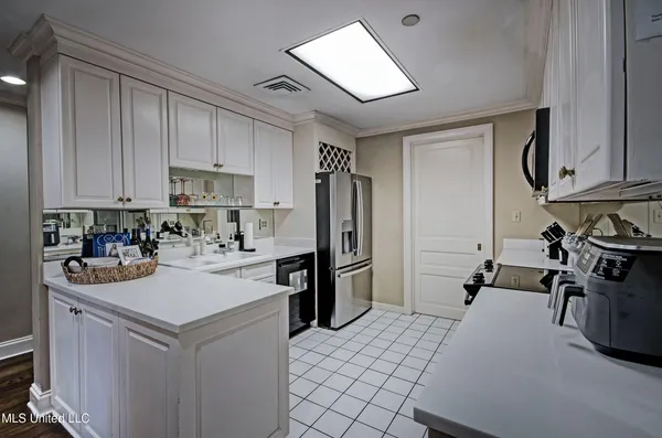 $374,900 | 1200 Meadowbrook Road, Unit 24, Jackson, MS 39206