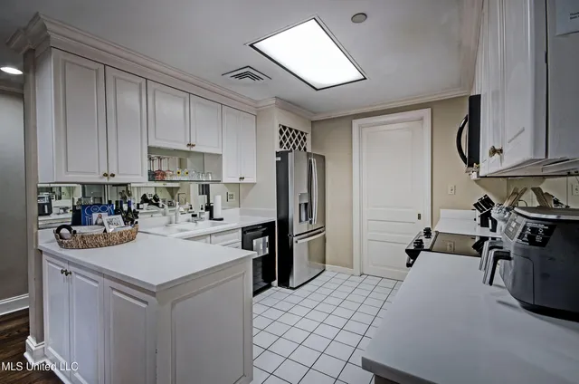 $374,900 | 1200 Meadowbrook Road, Unit 24, Jackson, MS 39206