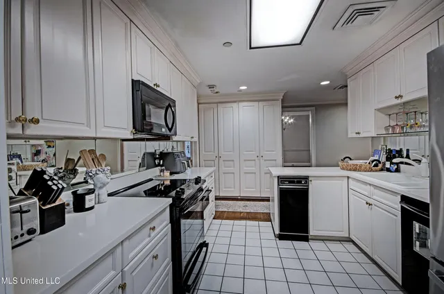 $374,900 | 1200 Meadowbrook Road, Unit 24, Jackson, MS 39206