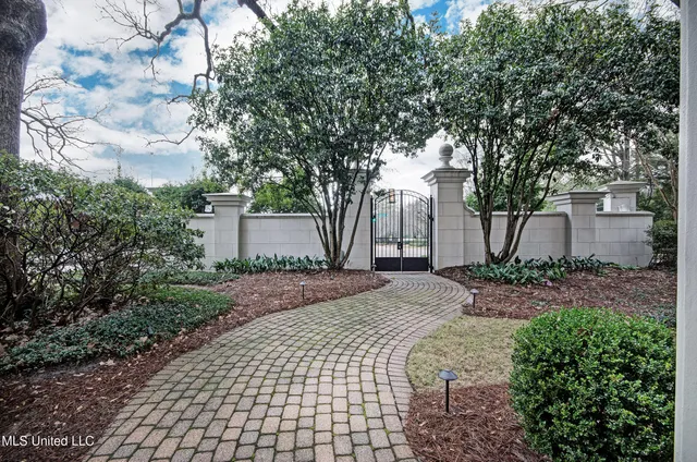 $374,900 | 1200 Meadowbrook Road, Unit 24, Jackson, MS 39206