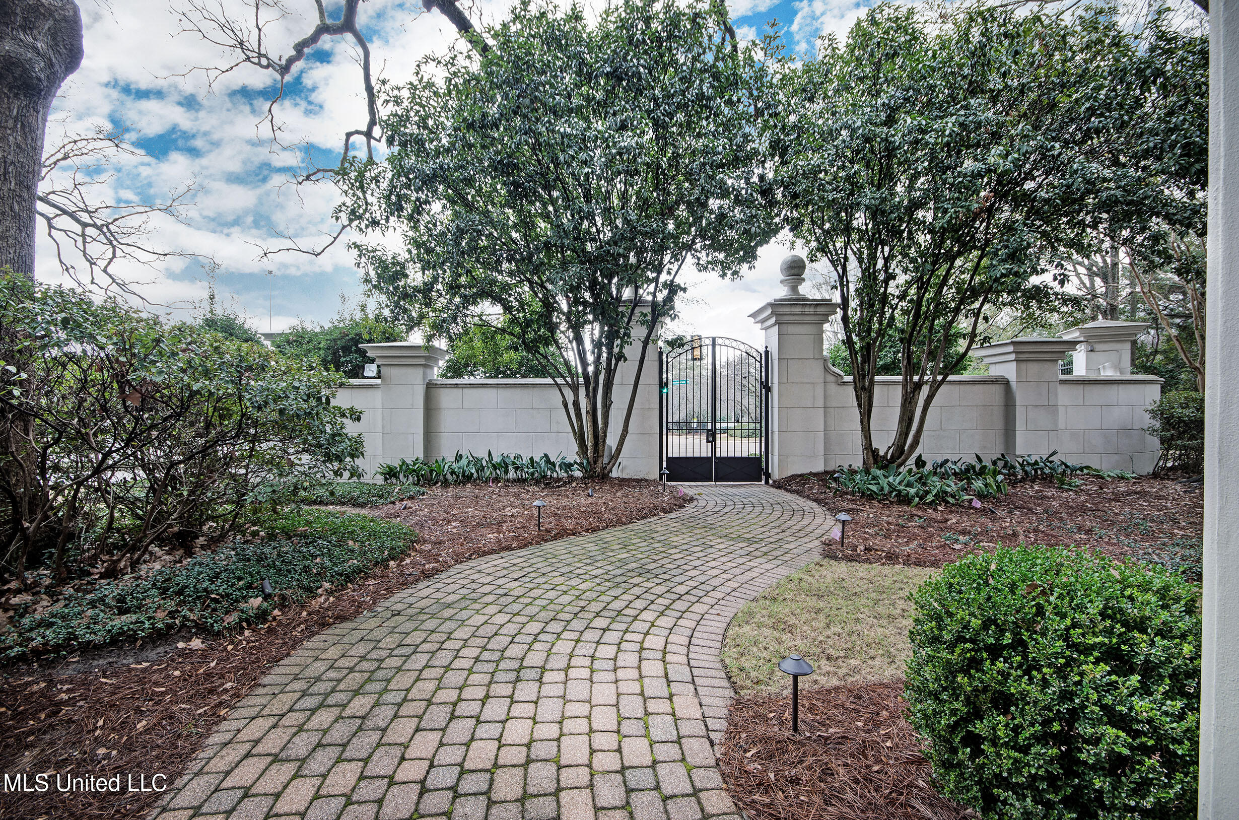 1200 Meadowbrook Road, Unit 24 Jackson, MS 39206 - Photo 4 of 49 IMGP9354_5_6