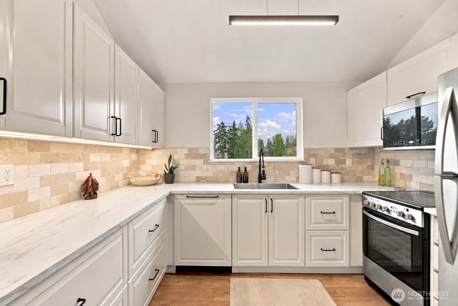 820 Cady Road, Unit E305 Everett, WA 98203 - Photo 3 of 30 Gallery Image 3