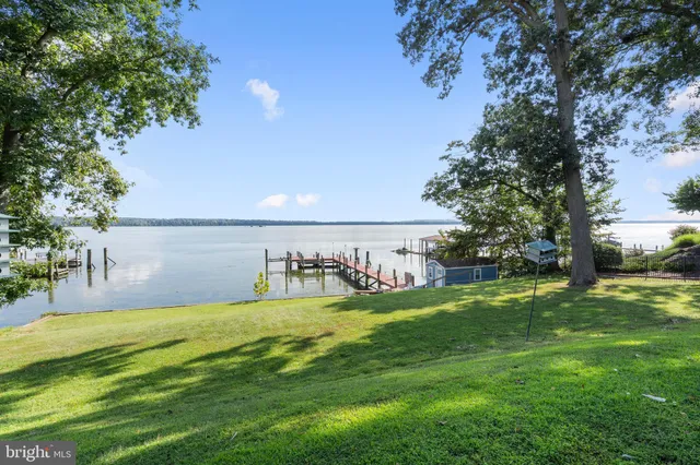 a view of a back yard of the house