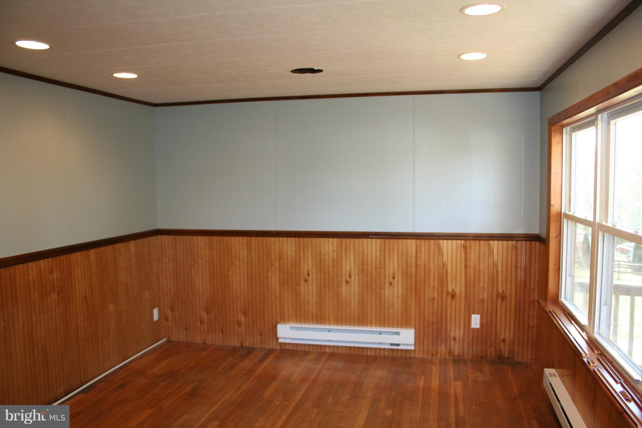 21 Hanna Lane Rising Sun, MD 21911 - Photo 8 of 15 Living Room