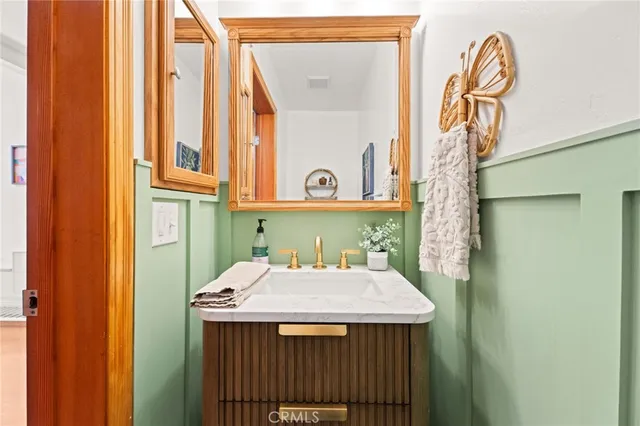 $1,295,000 | 256 Juniper Avenue, Unit B6, Carlsbad, CA 92008