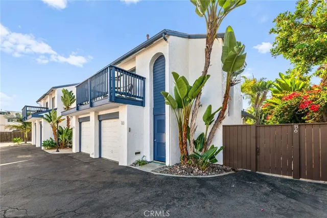 $1,295,000 | 256 Juniper Avenue, Unit B6, Carlsbad, CA 92008