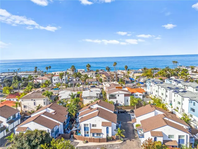 $1,295,000 | 256 Juniper Avenue, Unit B6, Carlsbad, CA 92008
