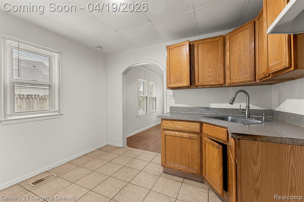 774 Corwin Court Pontiac, MI 48340 - Photo 7 of 28