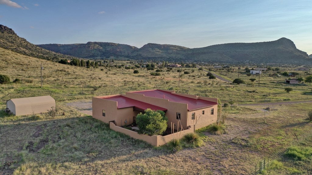 8 Sierra Vista Road Alpine, TX 79830 - Photo 10 of 32 Gallery Image 10