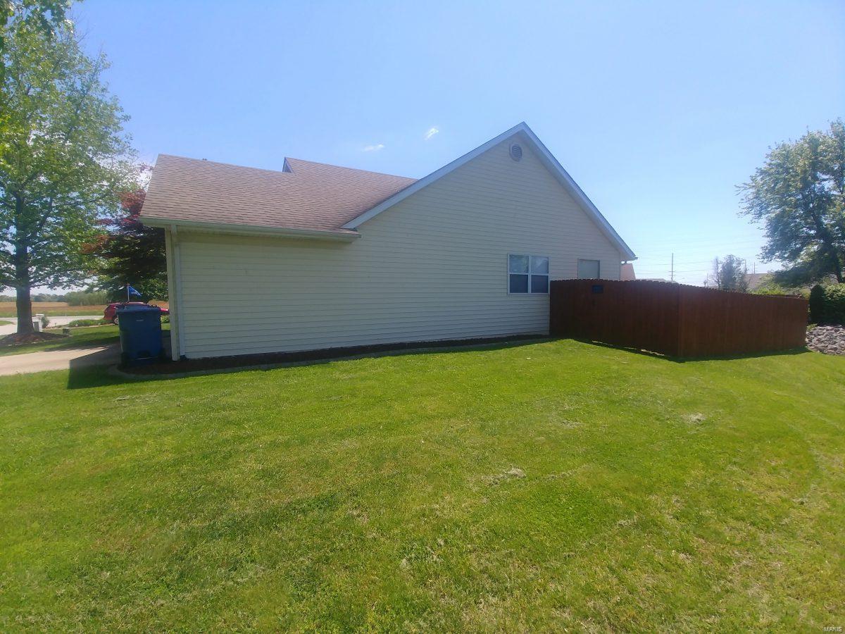 3292 Springbrook Drive Shiloh, IL 62221 - Photo 4 of 25 Gallery Image 4
