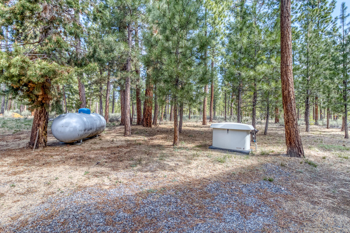 52084 Red Pine La Pine, OR 97739 - Photo 32 of 40 Propane serves central heating and whole house generator