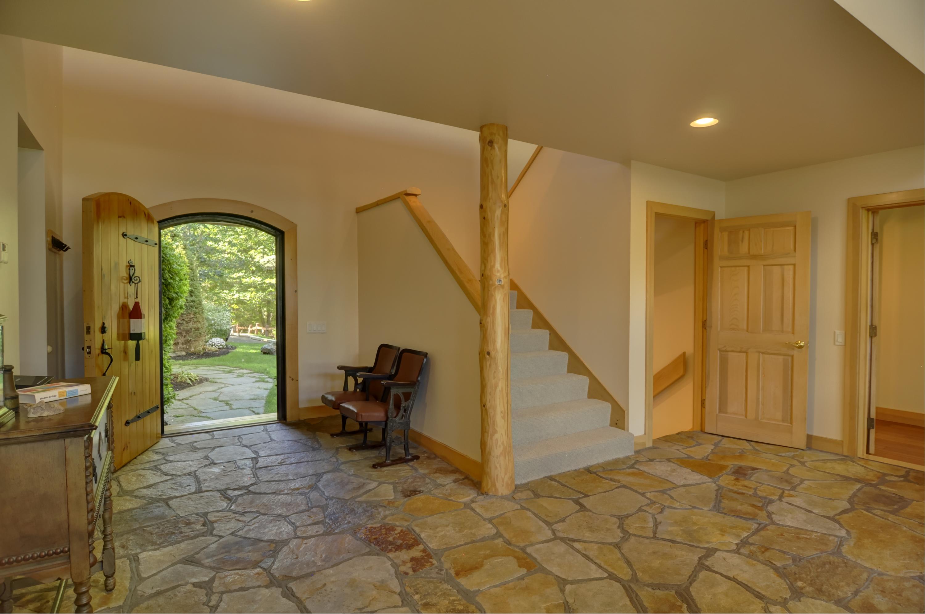 94 Meadow Cove Road East Boothbay, ME 04544 - Photo 7 of 34 8Foyer