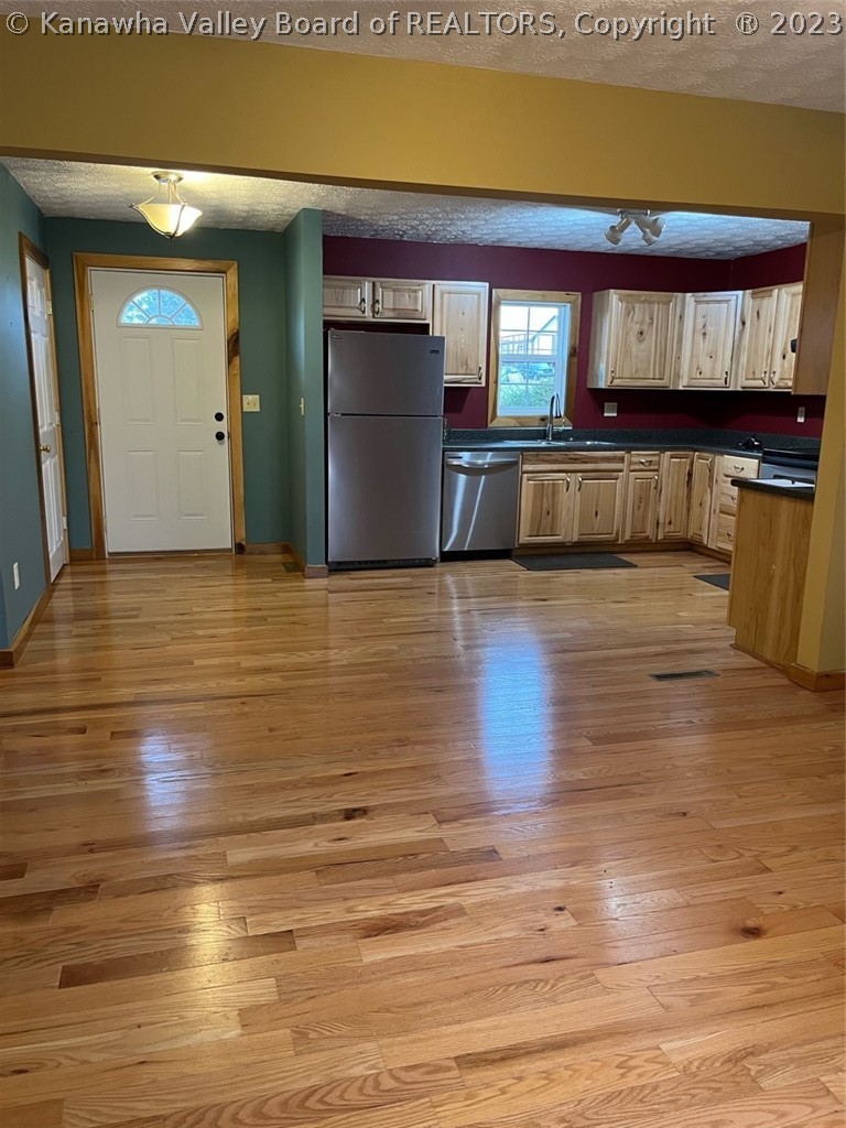 2728 Cross Crk Road Buffalo, WV 25033 - Photo 14 of 39 Gallery Image 14