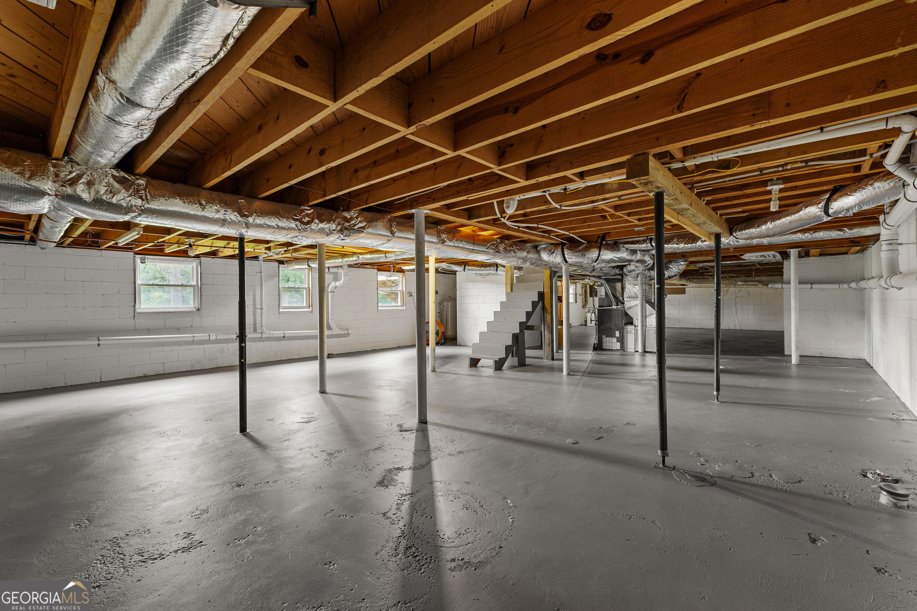 1367 Sharpsburg McCollum Road Sharpsburg, GA 30277 - Photo 55 of 80 a view of a garage