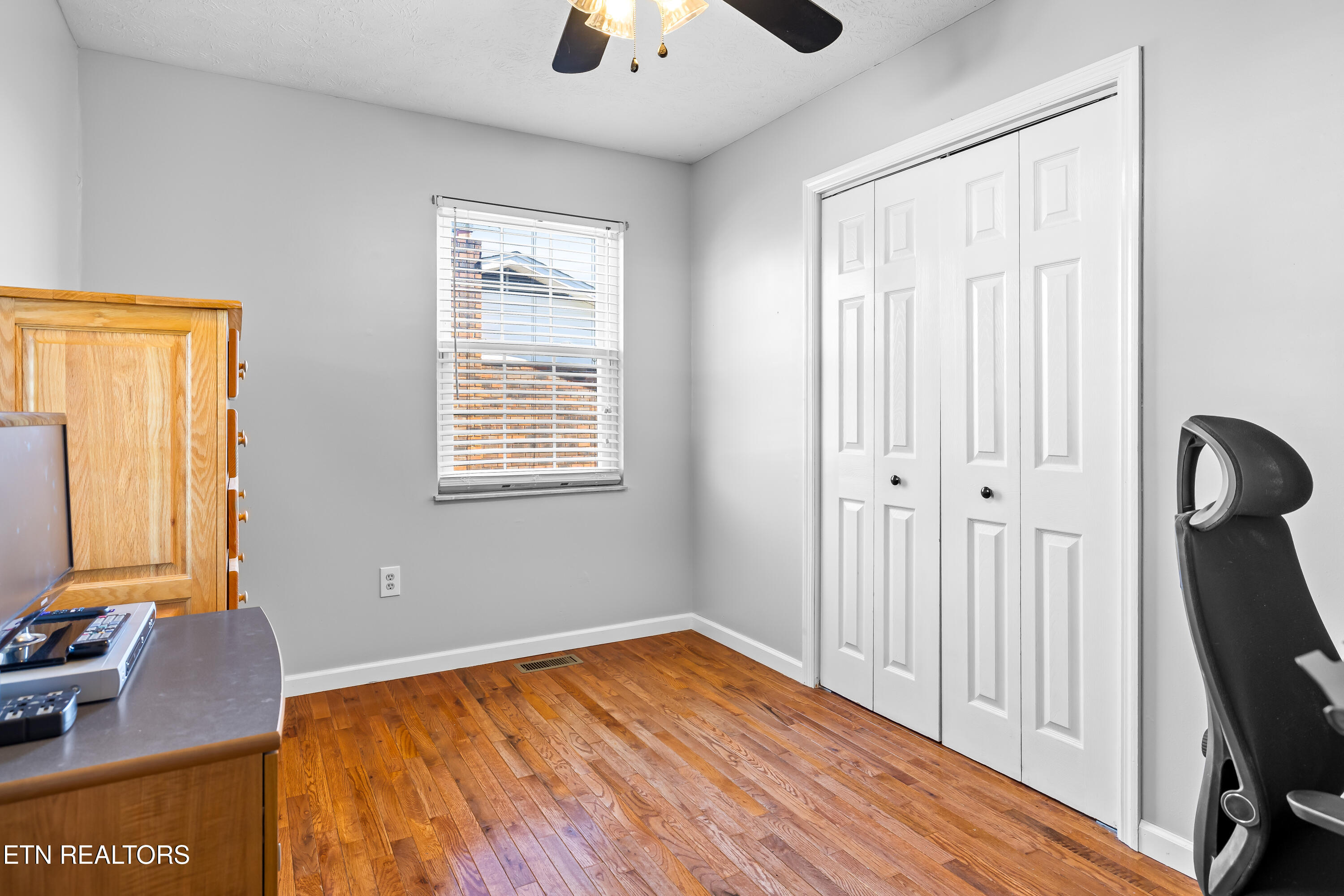 129 Clinch View Drive Corryton, TN 37721 - Photo 17 of 39 129ClingchViewDr-1