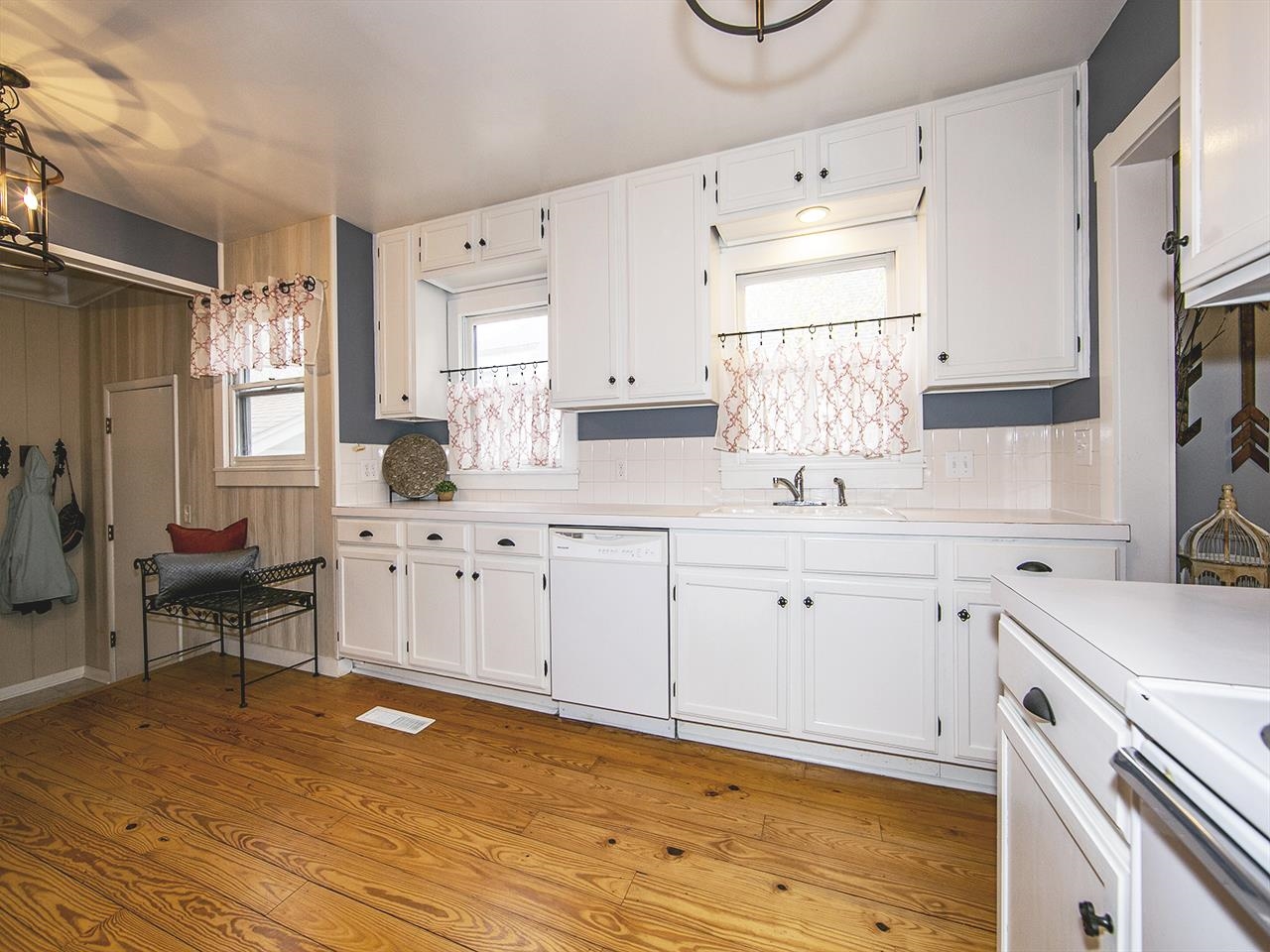 644 North Crestway Street Wichita, KS 67208 - Photo 14 of 34