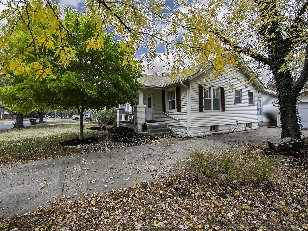 644 North Crestway Street Wichita, KS 67208 - Photo 3 of 34