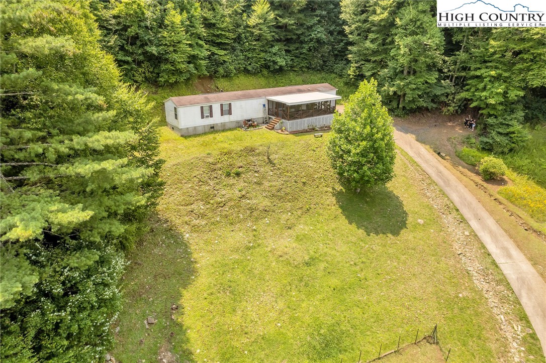 1187 Idlewild Road West Jefferson, NC 28694 - Photo 6 of 33 Gallery Image 6