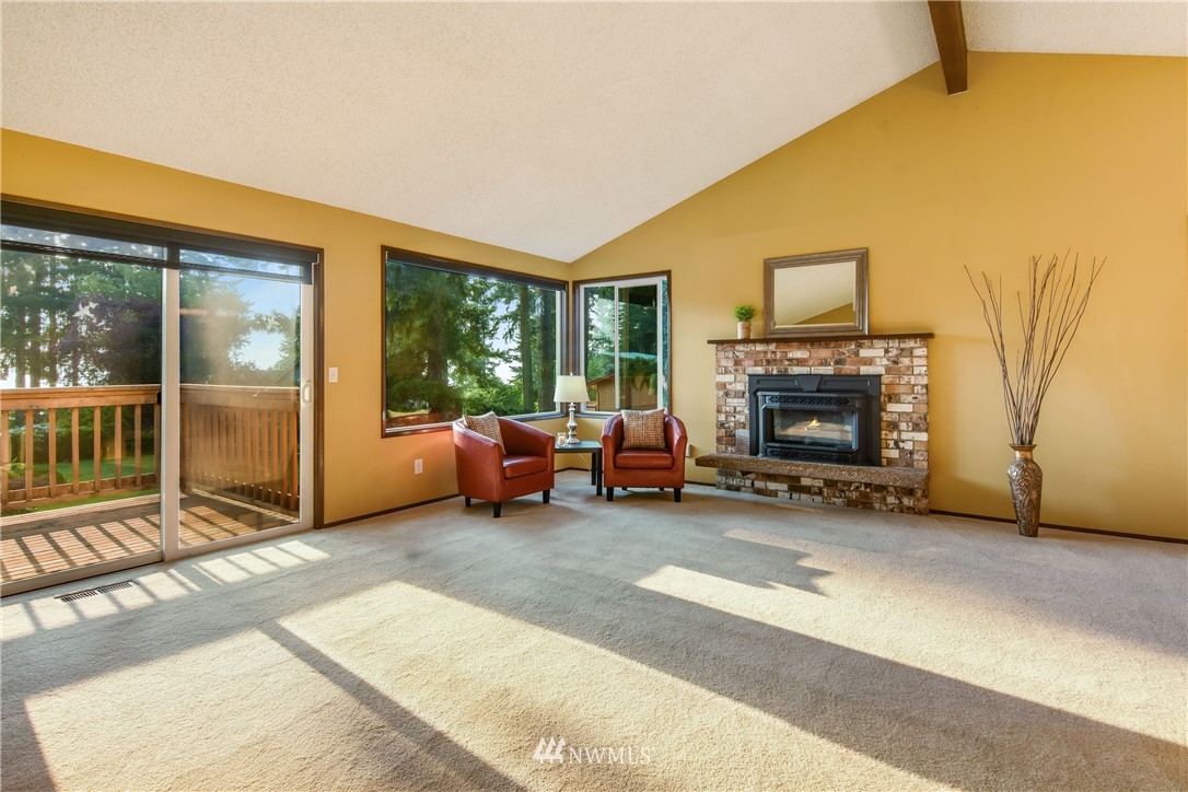 7203 173rd Street Southwest Edmonds, WA 98026 - Photo 3 of 25 Gallery Image 3
