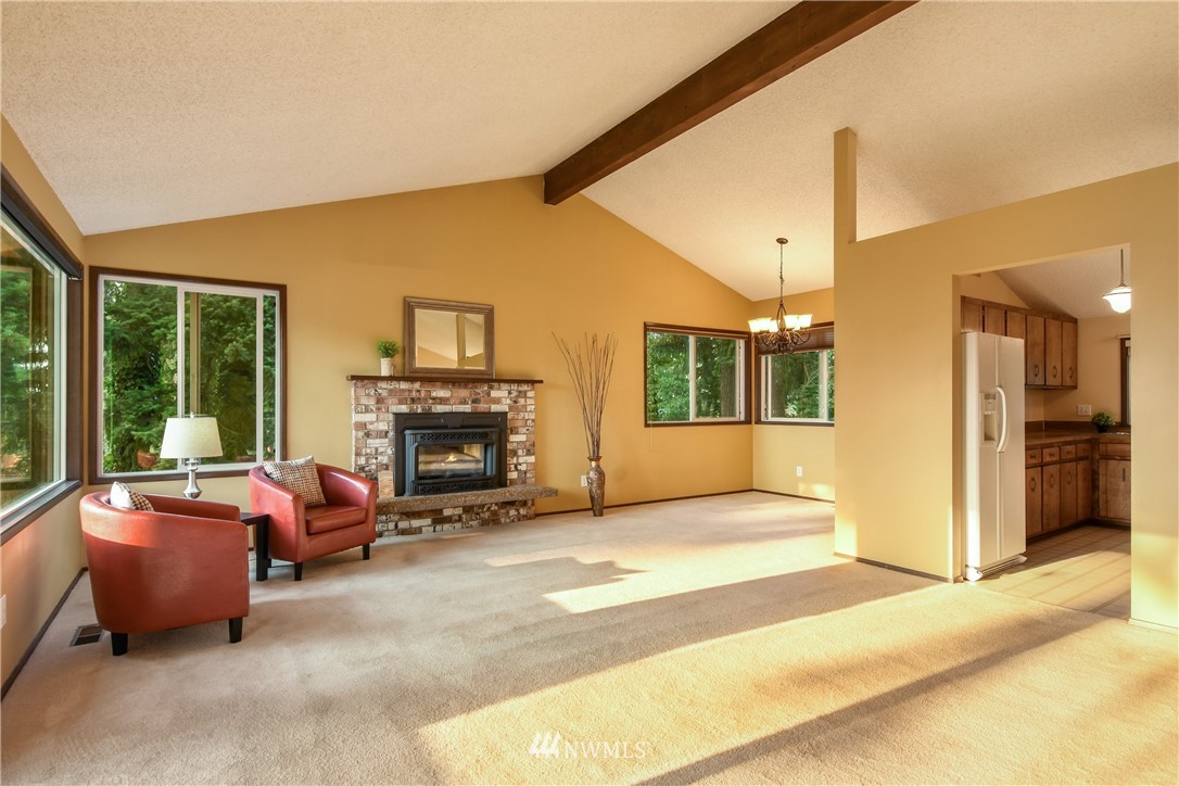 7203 173rd Street Southwest Edmonds, WA 98026 - Photo 4 of 25 Gallery Image 4