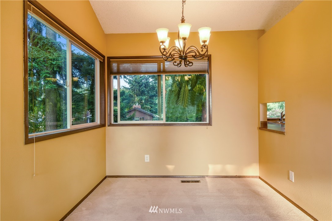 7203 173rd Street Southwest Edmonds, WA 98026 - Photo 5 of 25 Gallery Image 5