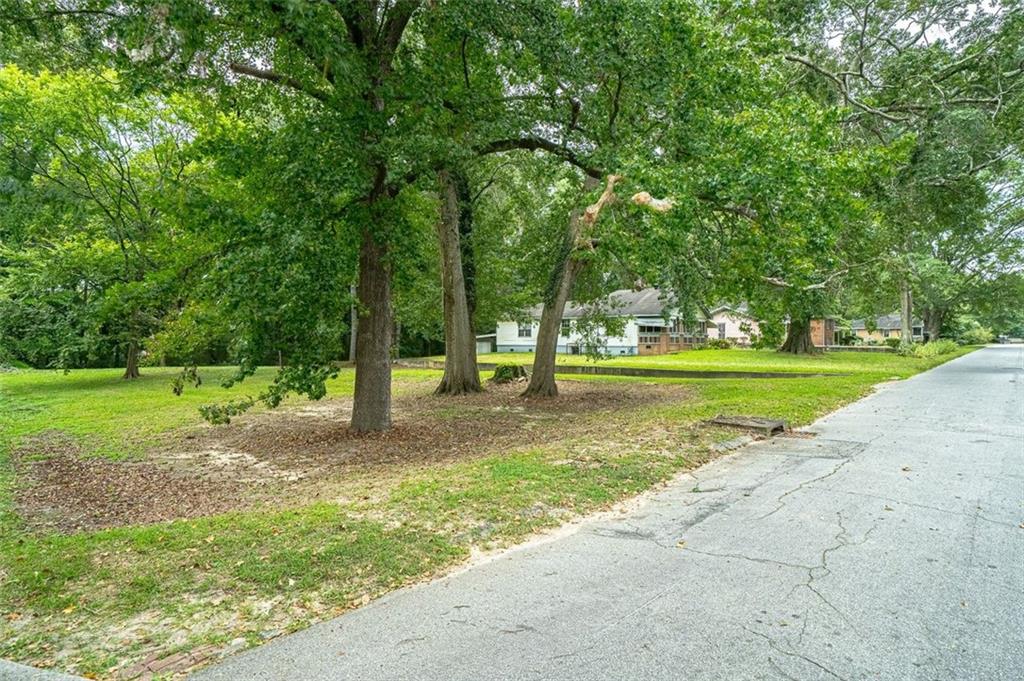 691 Gary Road Northwest Atlanta, GA 30318 - Photo 7 of 8 a view of a park with tree s